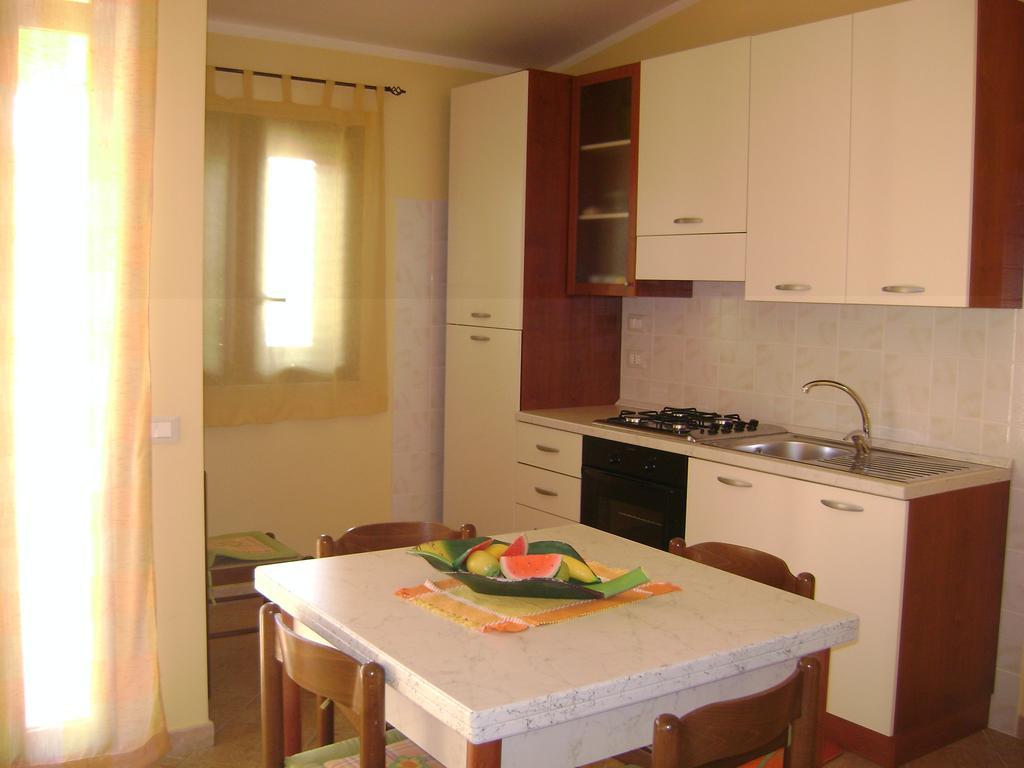 Rosy'S Apartments Trappeto  Zimmer foto